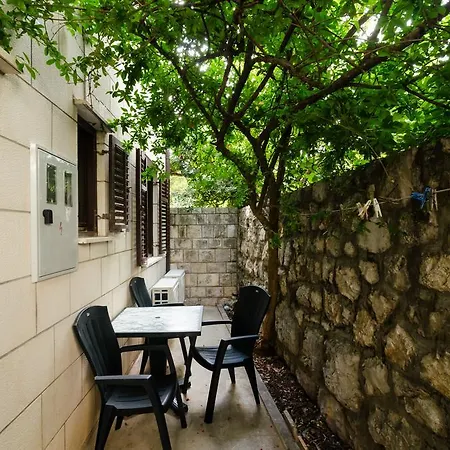 Apartman Eva *